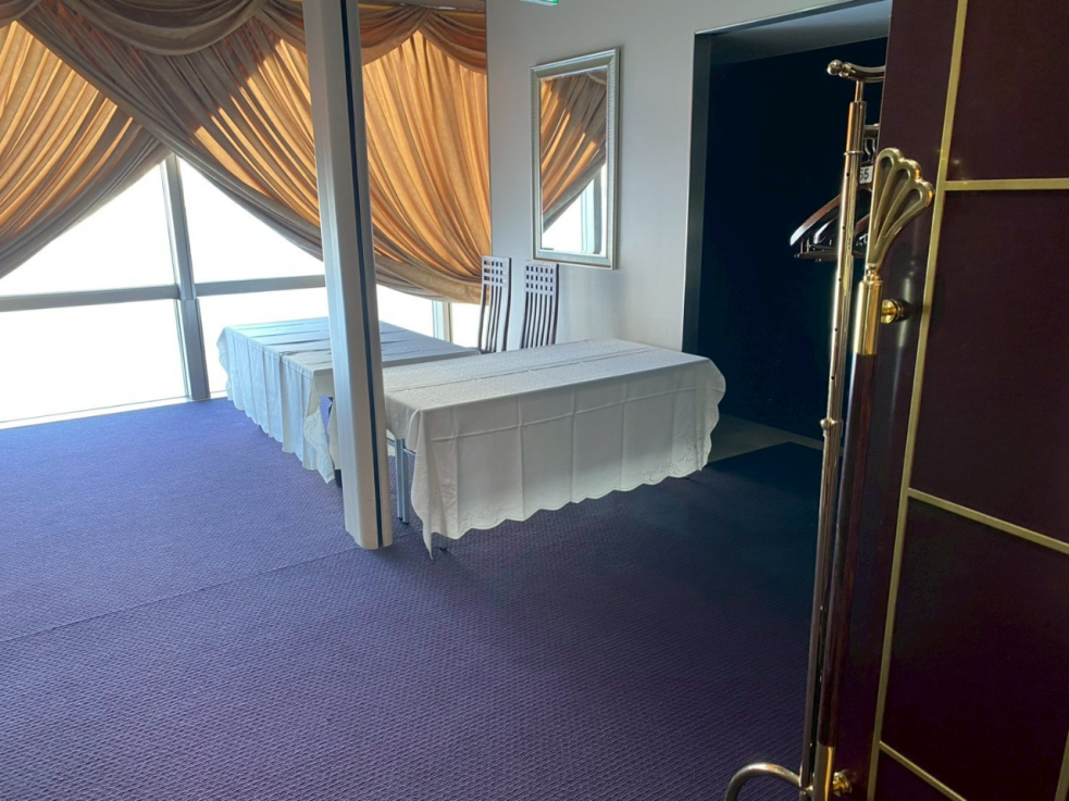 2階茗渓エレベーター前（受付）